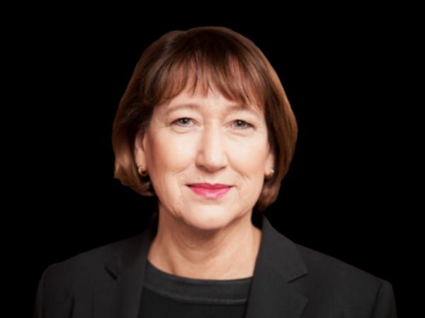 Portrait photo of VDA President Hildegard Müller